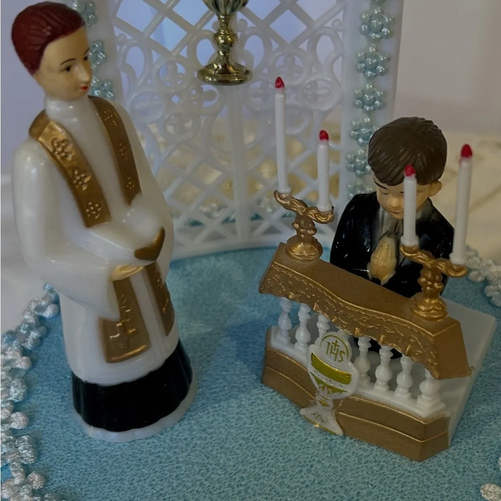 Elegant First Communion Cake Topper with Gold and White Accents